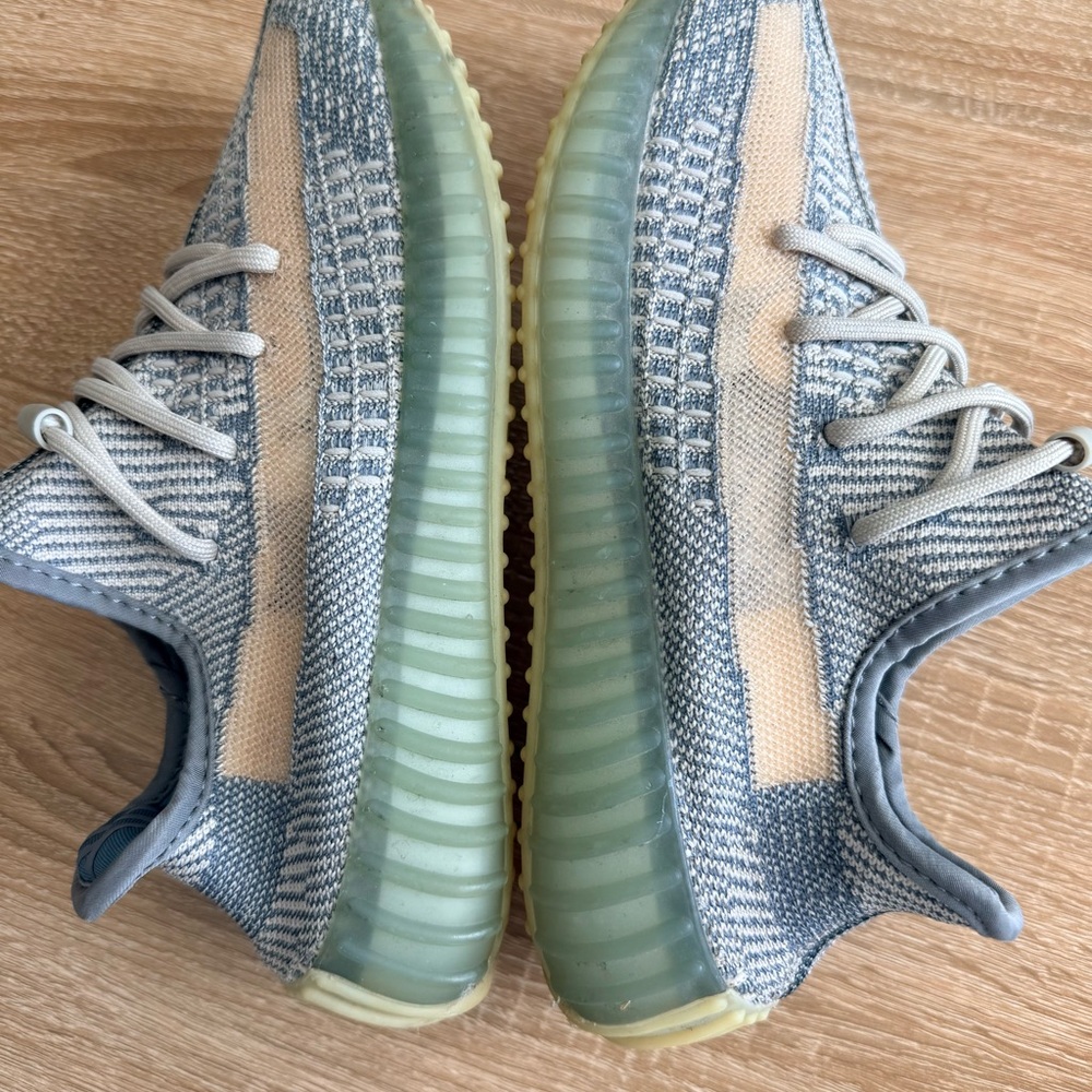 Yeezy boost men’s Athletic Shoes in Gray and Cream size 7.5 men’s - Picture 3 of 6